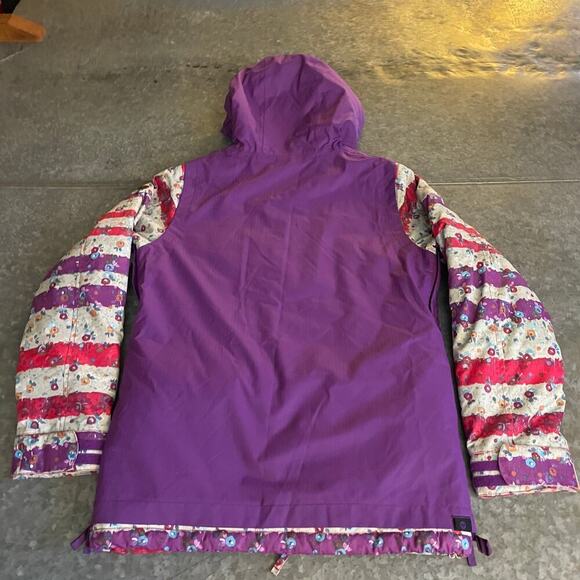 Roxy Girls 10K Hooded Insulated Ski Snow Jacket XL 16 Purple White Stripe Floral - Picture 9 of 14